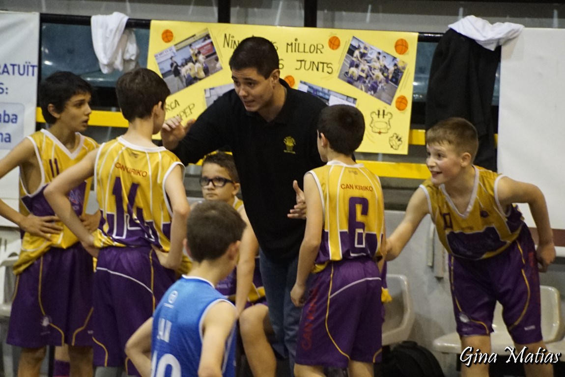 orioldauder13's tweet photo. Un petit record que ens farà reviure tots aquells dies de glòria, alegries, vivències, amistats, bàsquet en la seva essència... per sempre més.

Gràcies @CBSantJosep 💛💜 https://t.co/MJh6K3uaks