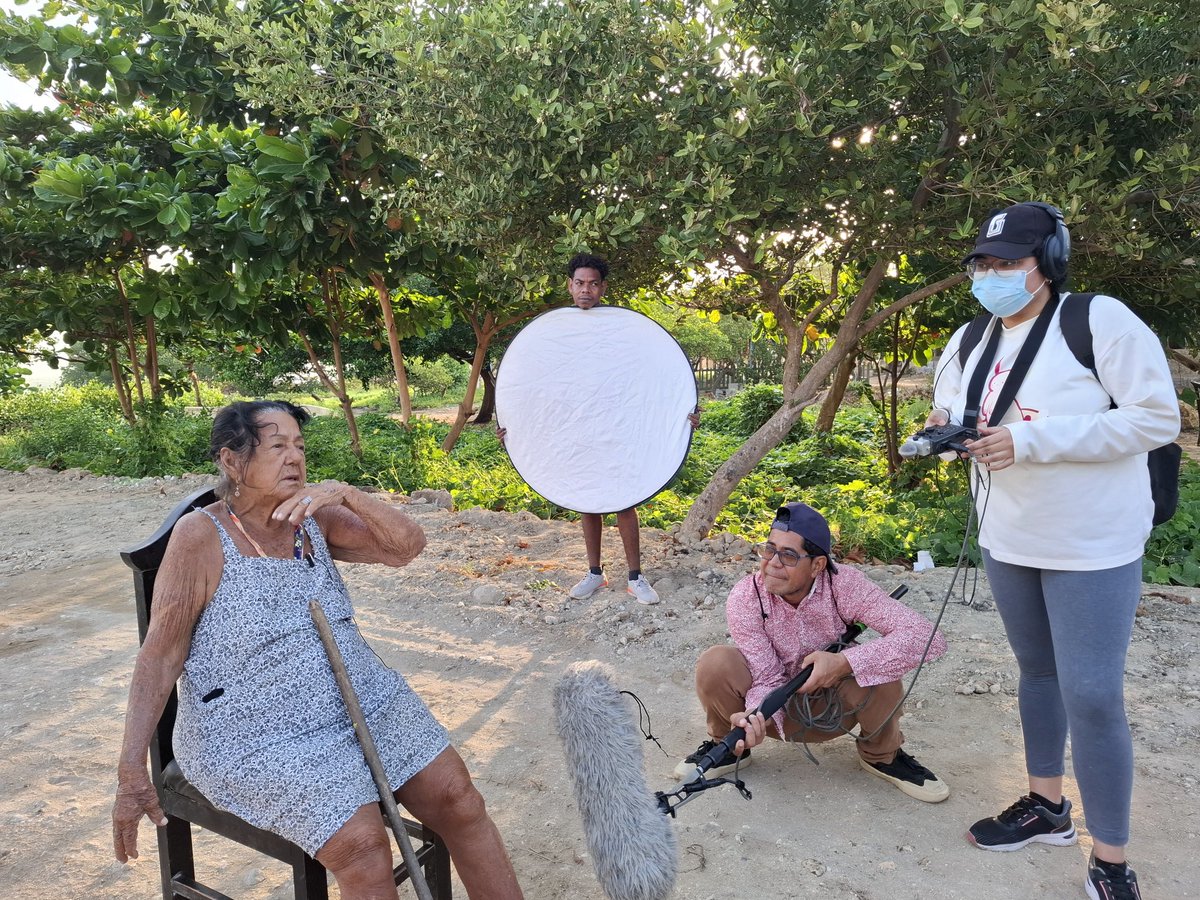 DACMI_Cultura's tweet image. A orillas de la Ciénaga de Mallorquín, la Formación en Cine Comunitario avanza con el rodaje del corto documental que cuenta la historia de la comunidad de Eduardo Santos-La Playa y su llamado por preservar saberes y proteger recursos de la región. 

#Barranquilla #Ambiente