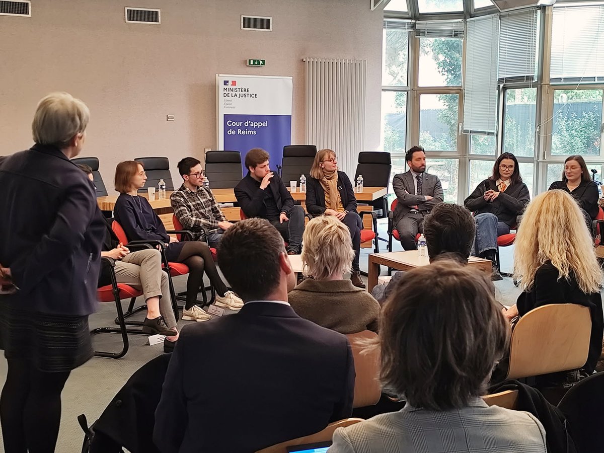 Dominique Laurens tweet media