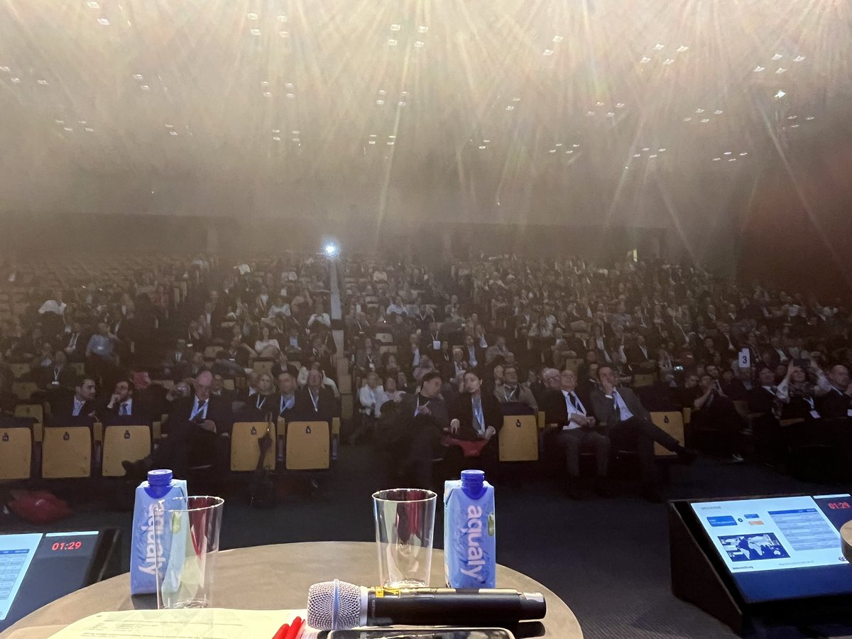 foxal72's tweet image. Thanks to all speakers and the audience for the interesting, interactive and packed session of the @Uroweb Oncology Section on progress and controversies in GU cancers #EAU25 @MRoupret @GGiannarini @GGandaglia