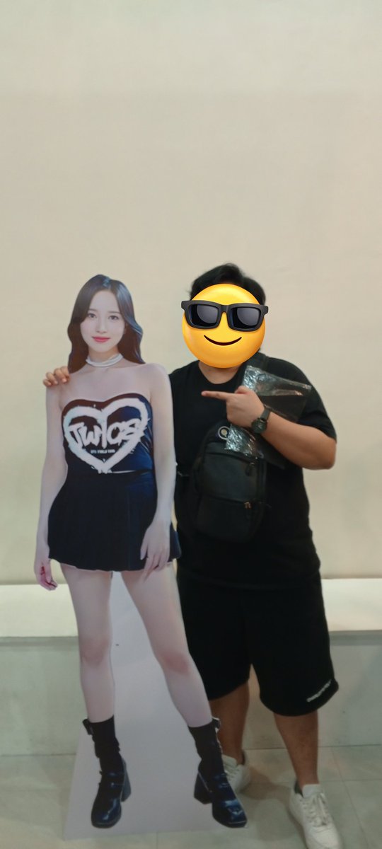 Jei0629's tweet photo. Hahaha advance Happy birthday crush. Magkasing height lang talaga tayo in real life. Sige lang. Mas matangkad pa rin ako kaysa kay Chaeyoung π€
#ONCEHQ #ONCE #TWICE #MINA #HAPPYMINADAY https://t.co/r2s6u32MUQ