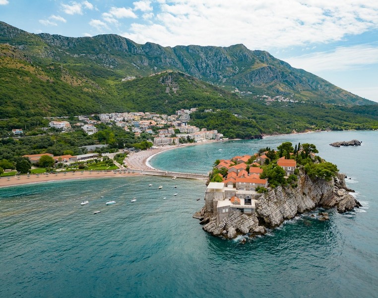 Europe's most breathtaking beaches to visit
lonelyplanet.com/articles/best-…
#TopTravelDestination #Travel #Photography #TravelGuide #CityGuide #TravelDestination #TravelTips #Trips #Tourism #Holiday #Vacation #Hotel #Resort #TravelDeals #Europe #BestBeach