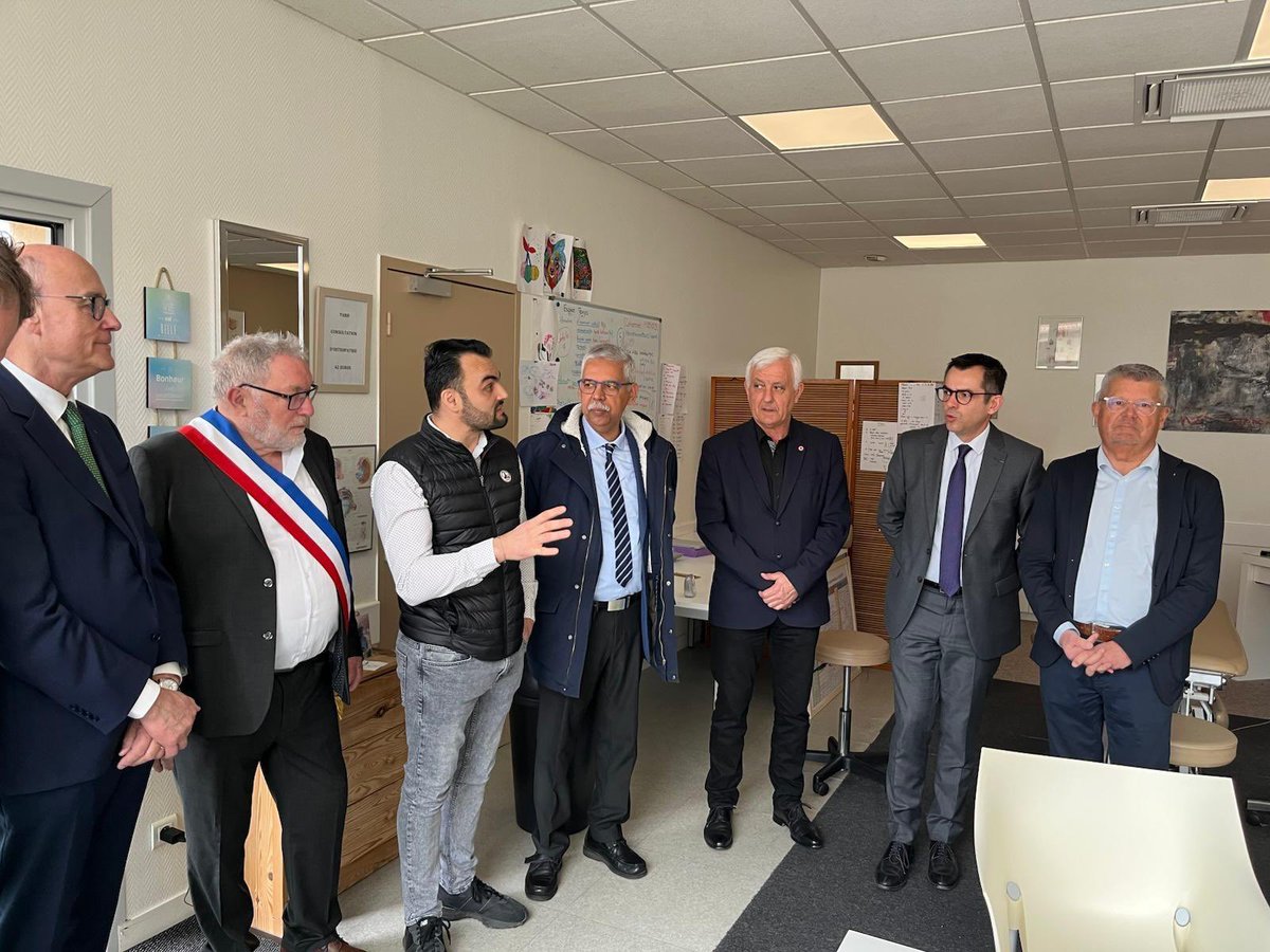 Allierdpt's tweet image. [#Redynamisation]

Le Département accompagne les communes dans leurs projets de revitalisation. Comme à Estivareilles, où plusieurs chantiers de réhabilitation et de rénovation énergétique ont été inaugurés ce samedi 22 mars.