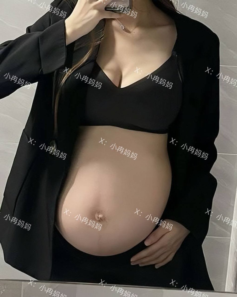 花期已经过咯，婚后带娃的日子，加上工作的忙碌和生活的琐碎，让素颜成了常态。比起修饰，我更喜欢真实，毕竟萝卜青菜各有所爱，不喜欢的可以绕道。有眼缘的话，可以聊聊，试着相互了解，但前提是线下不干涉彼此的生活。我更倾向于成熟稳重的已婚男士，同城或临近城市的朋友会优先回复@T5__76 https://t.co/dKUFRdmiIq