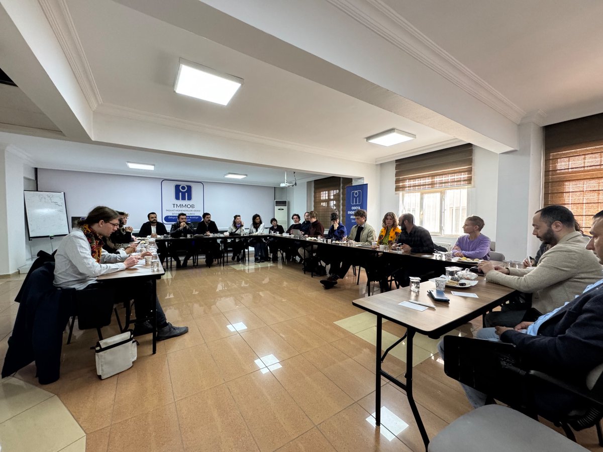 İsviçre Parlementosundan Milletvekilleri ,Zürih Teknik Üniversitesi Akademisyenleri ve beraberindeki heyet ,TMMOB Amed İl Koordinasyon Kurulumuzu ziyaret ettiler . Nazik ziyaretleri için teşekkür ederiz .