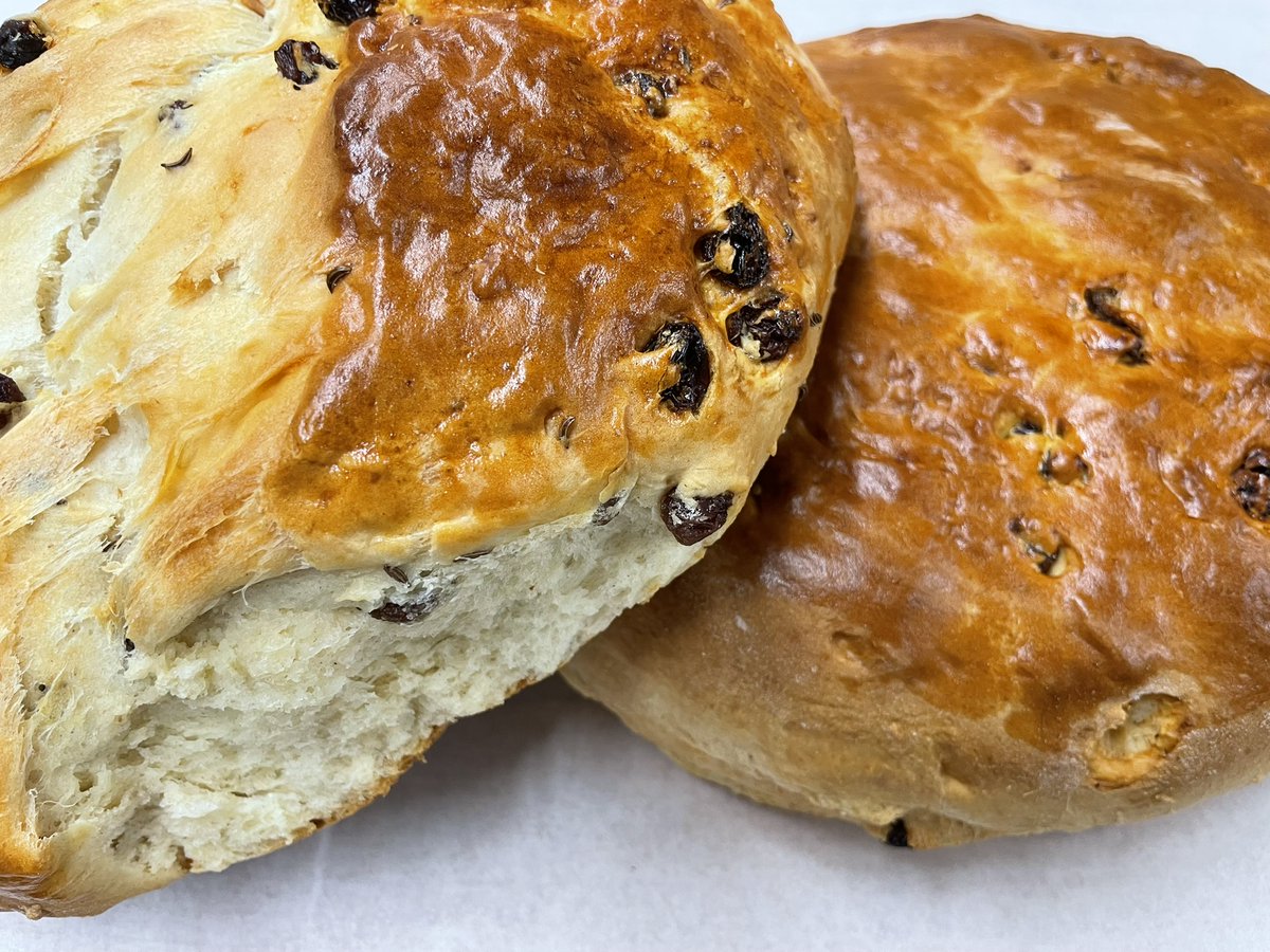 St. Patrick’s Day may be over, but our Irish soda bread is still sticking around—for now! 🍞☘️ Soft, buttery, and perfect with a little butter (or a lot 😏), get it while you can before it’s gone! 💚