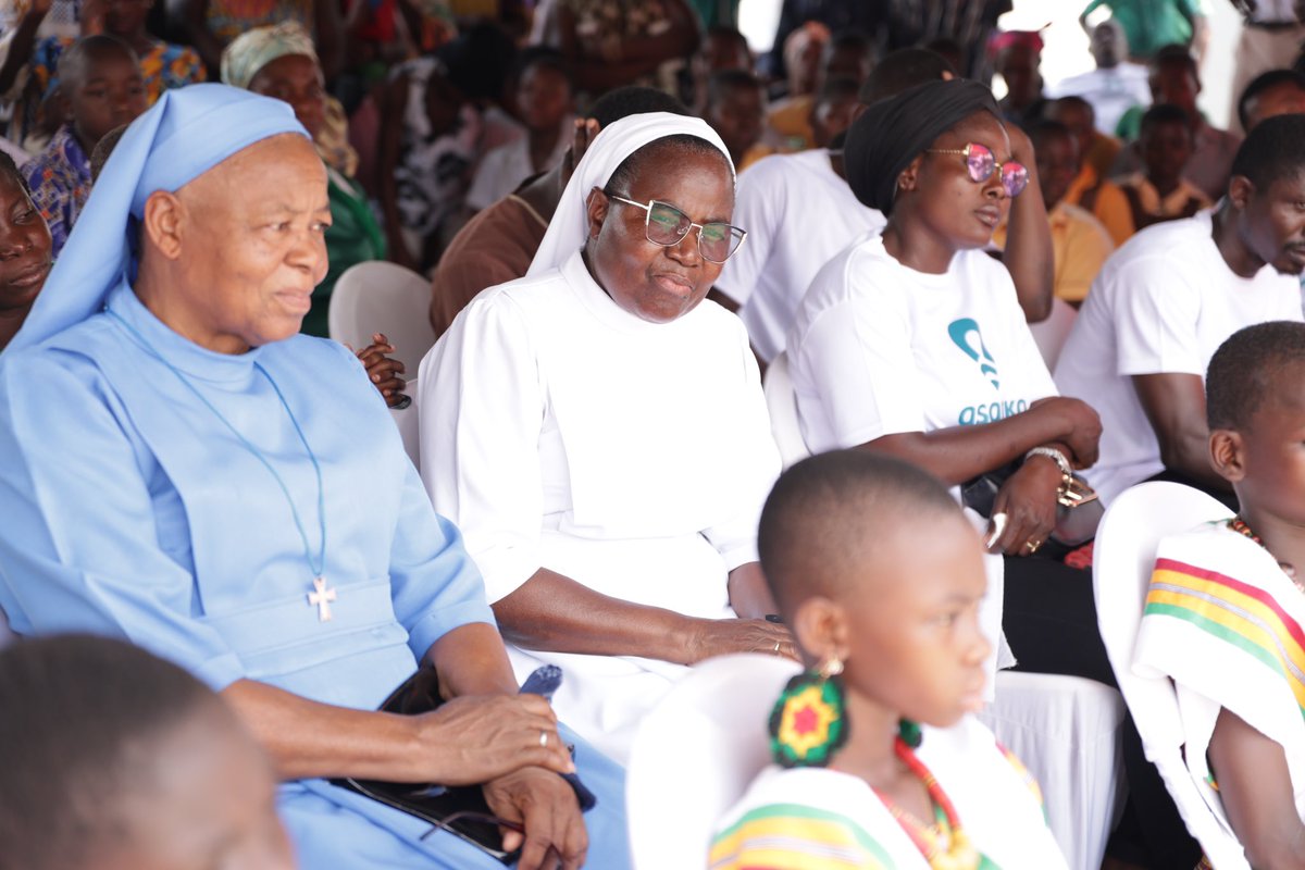 The dedication of Yamoransa Model (YM) Lab 14 in Kaleo, is underway.

Join us now, as we mark this incredible milestone!

Venue: Forefront of YM Lab 14 Building, Kaleo

Join the live stream on the Yamoransa Model YouTube channel: youtube.com/live/oSdnDoR7-…

#YMLab14 #ghana