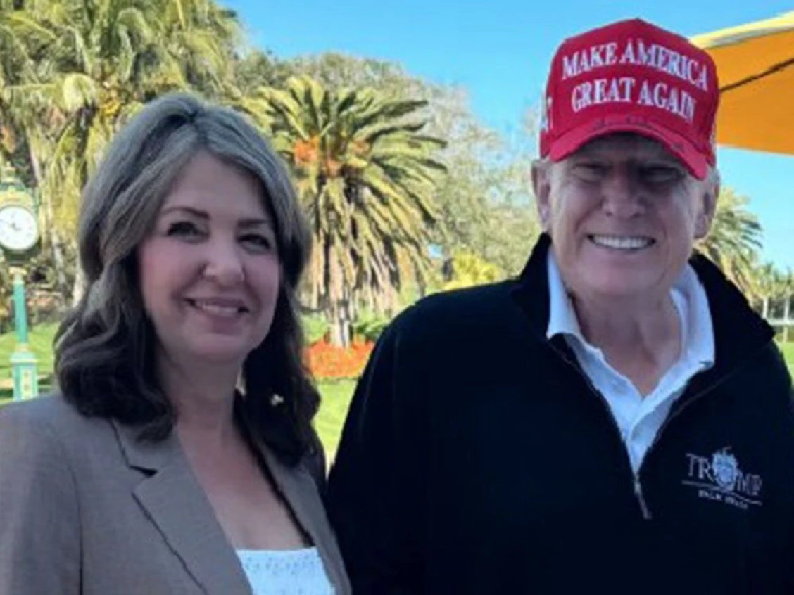 Danielle Smith, Premier of Alberta, refused to be photographed with Mark Carney yesterday. However, she was okay with being photographed with Trump only a month ago. Pictures are worth a thousand words. And far more honest than Danielle Smith. She is not on Canada’s side.