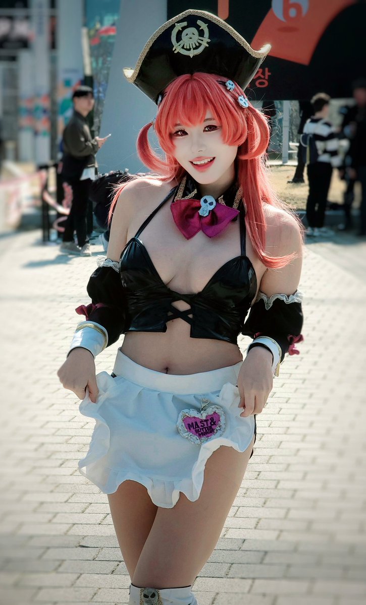 neri446's tweet image. 2025.03.22 (토)
코믹월드 318 (in KINTEX)

승리의 여신: 니케
마스트 (로망틱 메이드 ver.)
 - Model. 나리님 (@nariddyang)

#NIKKE #Mast #코믹월드 #cosplay #コスプレ