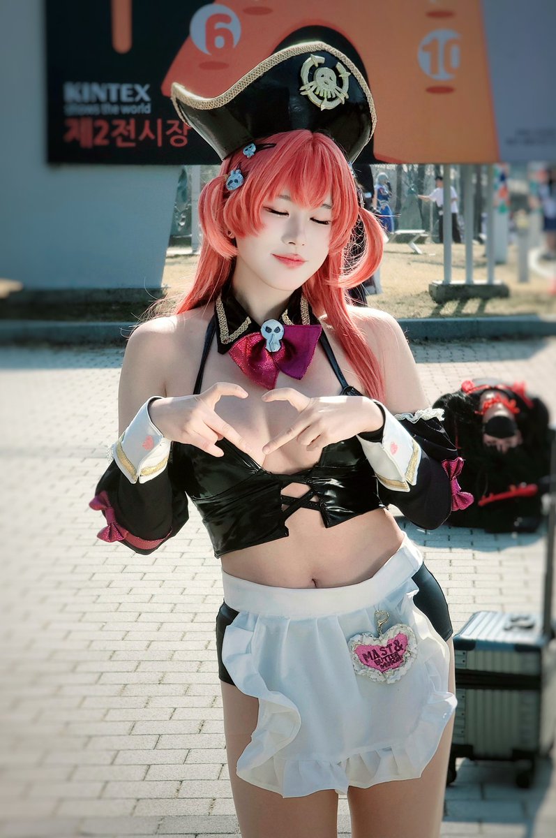 neri446's tweet image. 2025.03.22 (토)
코믹월드 318 (in KINTEX)

승리의 여신: 니케
마스트 (로망틱 메이드 ver.)
 - Model. 나리님 (@nariddyang)

#NIKKE #Mast #코믹월드 #cosplay #コスプレ