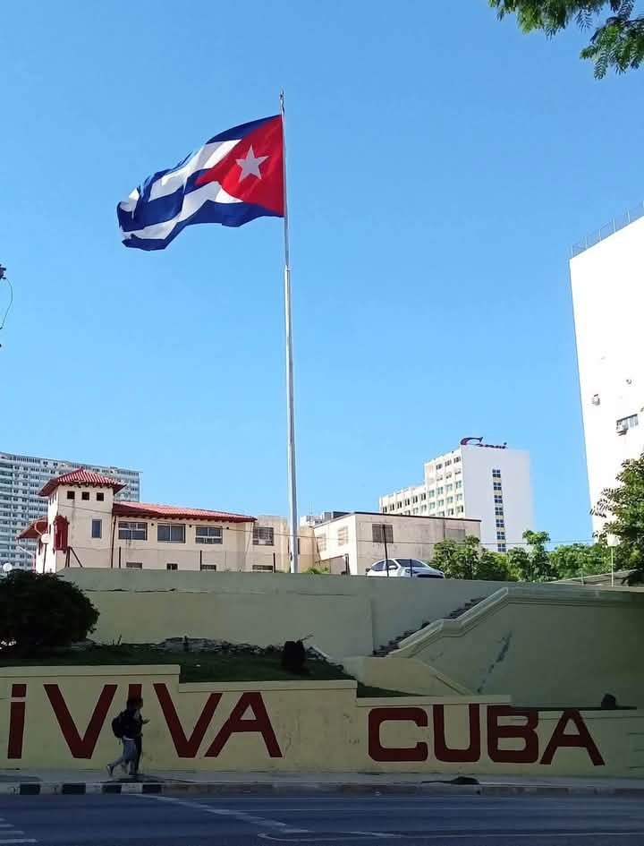 morales_idael's tweet photo. 🔴🔵🟢| Mi bandera ondea libre y bella , símbolo de nuestras tradiciones de lucha y resistencia. 
#Cuba 🇨🇺 https://t.co/ihnESmgV1n