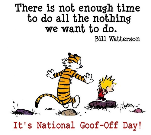 CincySanta's tweet photo. Do something crazy or just do nothing, either way enjoy NATIONAL GOOF OFF DAY! Hmm, I wonder if there’s an amusement park open somewhere. What are you going to do? #StoriesFromTheNorthPole #CincySanta #SantaVirtualVisit #ChristmasInJuly #GoofOff https://t.co/IyY0dZOxYr