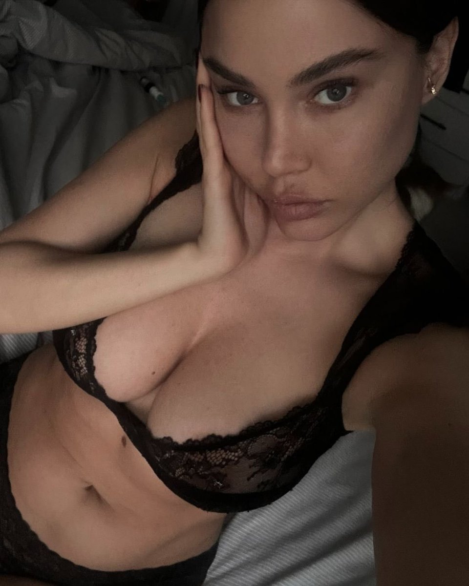 bestonebaddies's tweet photo. esin çepni https://t.co/UEWqXzswcZ
