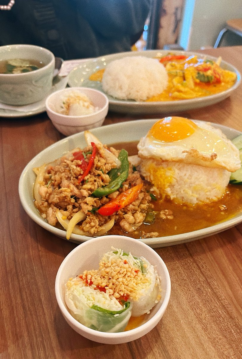 yk_0293's tweet photo. 今日は１年ぶりたけだちゃんの日！
2人でいろんなお店に行って食べてお話しして最高に楽しかった😻VBL選手権お題決めて永遠にできるwwwまた遊ぼうね( ⸝⸝ ᴖ.ᴖ ⸝⸝ )💗 https://t.co/o10G0ycoFd