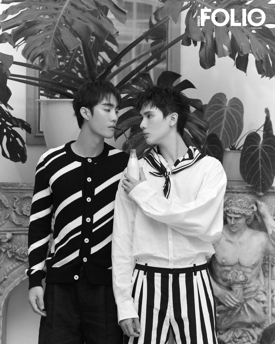 MensFolioTH's tweet image. พาชมแฟชั่นเซ็ต 👀 ฟอส จิรัชพงศ์ และ บุ๊ค กษิดิ์เดช บนปก Digital Cover #MENSFOLIOTH สะกดทุกสายตาด้วยลุคสุดคูล ติดตามบทสัมภาษณ์สุดเอ็กซ์คลูซีฟของ ฟอส-บุ๊ค เพิ่มเติมได้ที่ mensfoliothailand.com

#MensFolioTH
#fforce_
#kasibook
#ForceBook