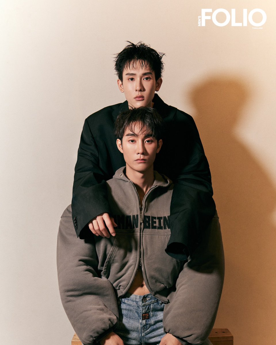 MensFolioTH's tweet image. พาชมแฟชั่นเซ็ต 👀 ฟอส จิรัชพงศ์ และ บุ๊ค กษิดิ์เดช บนปก Digital Cover #MENSFOLIOTH สะกดทุกสายตาด้วยลุคสุดคูล ติดตามบทสัมภาษณ์สุดเอ็กซ์คลูซีฟของ ฟอส-บุ๊ค เพิ่มเติมได้ที่ mensfoliothailand.com

#MensFolioTH
#fforce_
#kasibook
#ForceBook