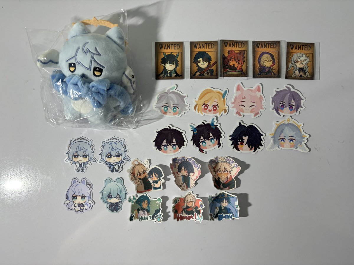 Then some fan merch from the following artists:
<a href="/bulbaasaur/">chloe 🐹</a> 
<a href="/DrawsEleven/">11Draws</a> 
<a href="/SeraphonStudios/">Seraphon | your resident Sunday Simp</a> 
<a href="/starrywhitewall/">★ Nix ★ 💥🥦 ☀️🍷</a> 
Thank you for the cute and amazing merch! 🩵