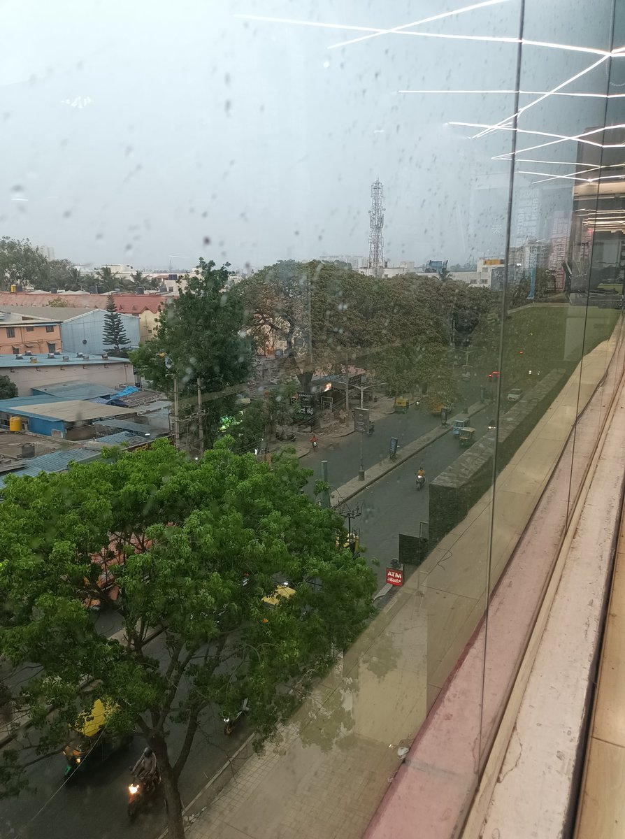 hatake7120's tweet photo. Bangalore rains https://t.co/g7EMVGgqts