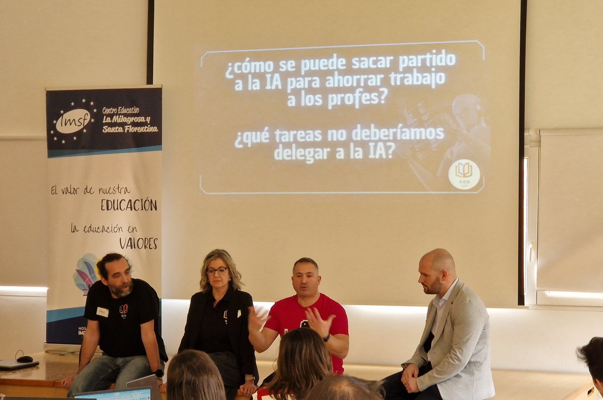 Disfrutando del III Meetup Noroeste #MeetupNW sobre inteligencia artificial #IA #profes