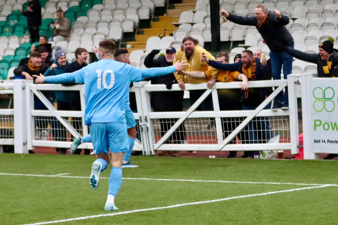 Crook Town AFC 🖤💛 tweet media
