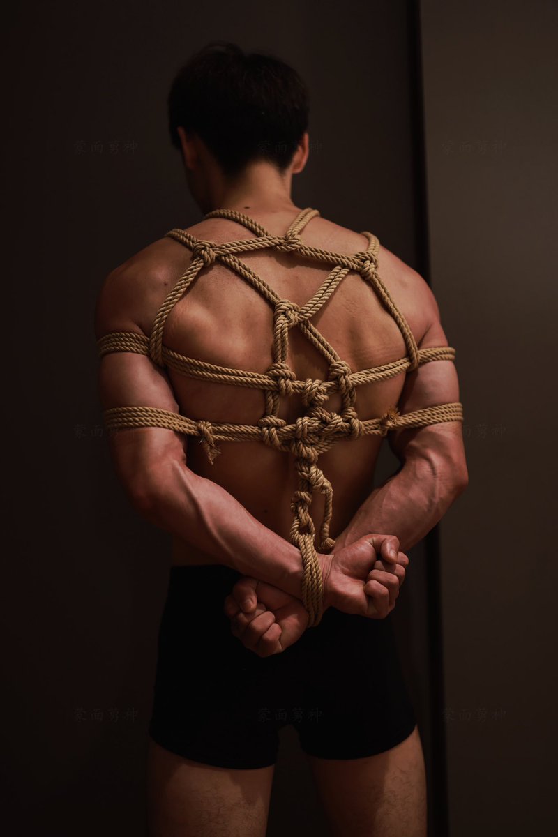 No.169  今晚绑起来了 不知道他听话不？

感谢绳师<a href="/beijinggreenro1/">beijinggreenropemaster</a> 
想看哪部私信说序号