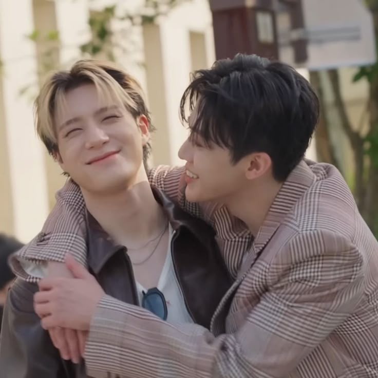 อยู่กับคนอื่น                               อยู่กับเบบี๋ขา