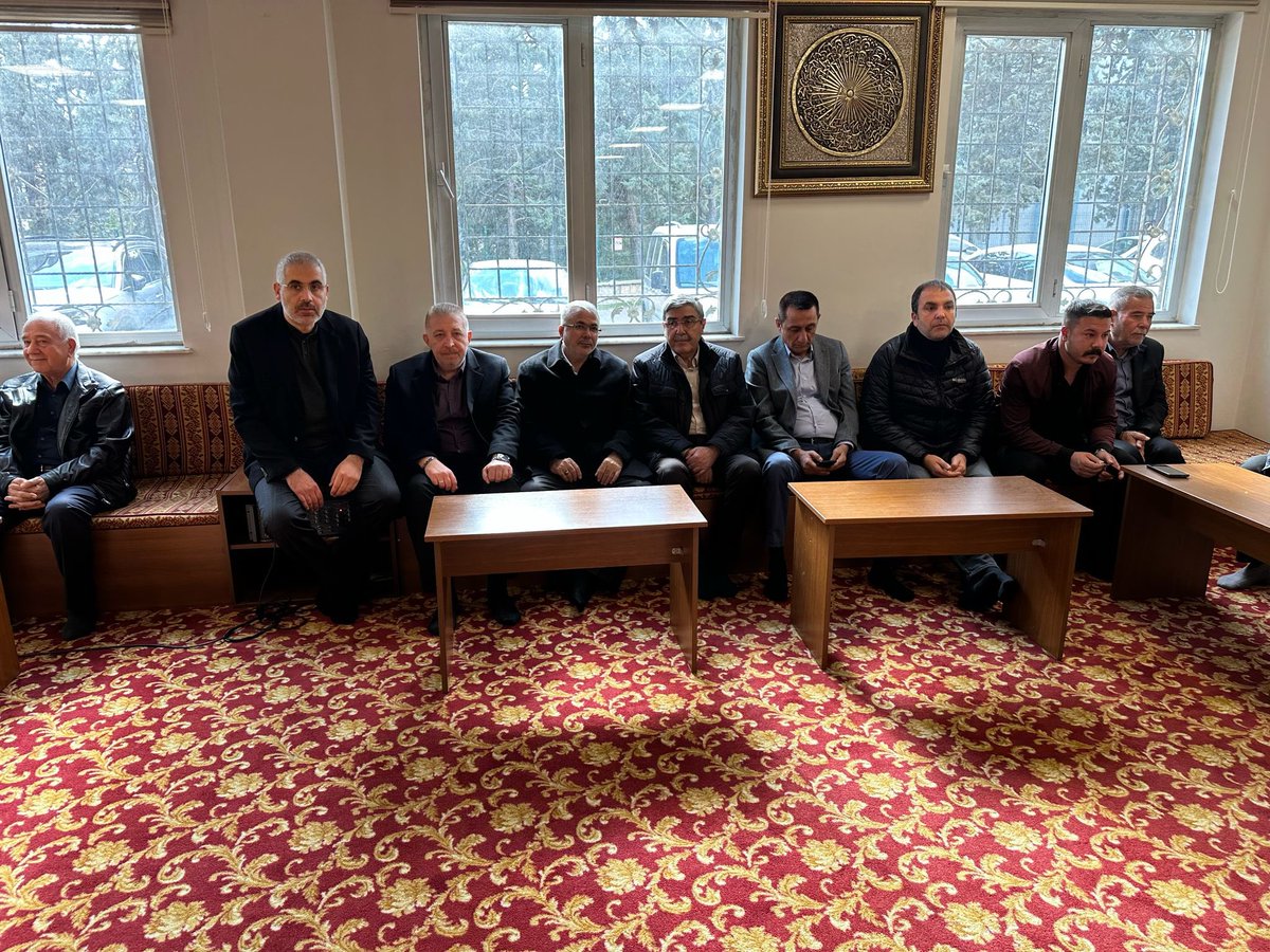 EyupOzkececi's tweet photo. Geçmiş dönem AK Parti Nizip İlçe Başkanımız Sayın Fatih Uzunaslan’a, ebediyete irtihal eden muhterem kayınpederi Mehmet Özataş için taziye ziyaretinde bulunduk.

Cenab-ı Allah’tan Mehmet Bey’e gani gani rahmet; Fatih Başkanımız başta olmak üzere kederli ailesine ve tüm sevenlerine sabırlar diliyorum.

Mekanı cennet olsun inşallah.

@ErtugrulTEYMUR 
@OMarakoglu 
@Fatihuzunaslan_ 
@hf_akdogan 
@SakarogluKemal 
@sedatonder27