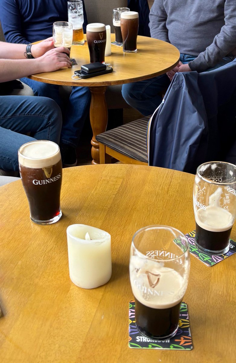 LondonPubMap's tweet photo. Out with the family having a few jars over at Mannions in Tottenham. 
#mannions #tottenham #pub https://t.co/jGo2UID7cW