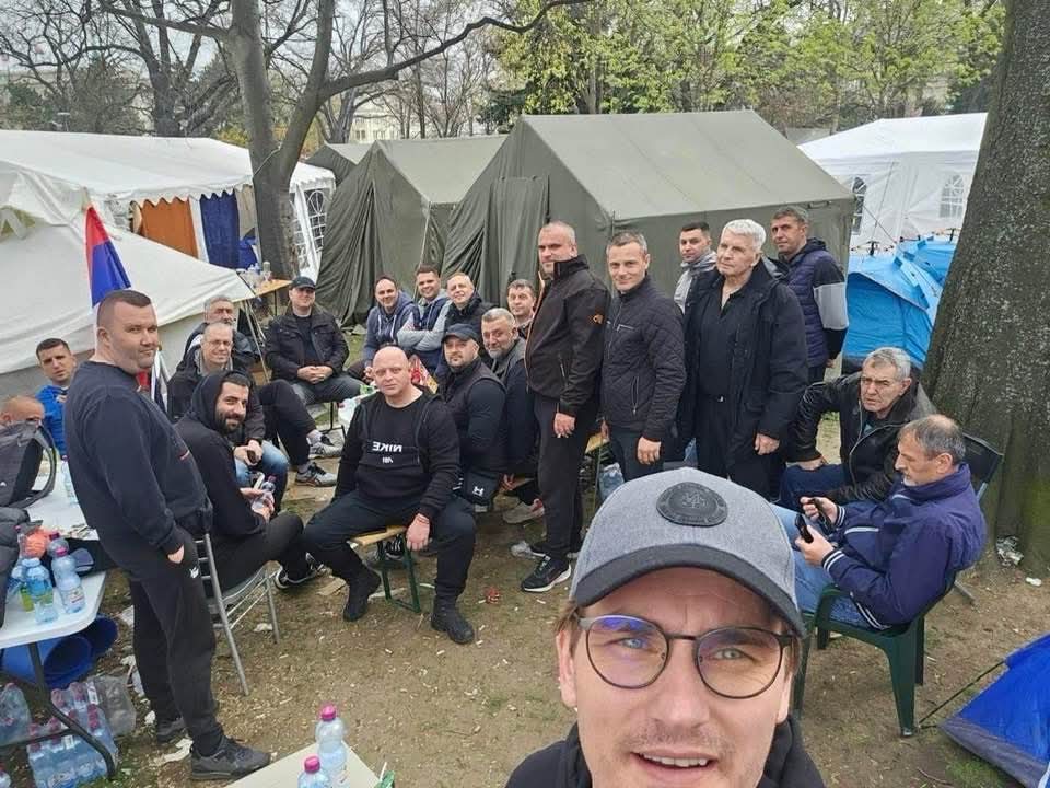 Markonovart tweet media