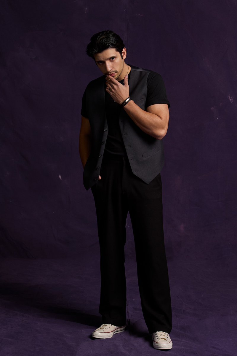 Kinda miss hunting ghosts with Luke and Matthew! Thanks CBC for having us S1 kids  to celebrate y’all at the Ghosting S2 premiere! Go watch! 👻🖤