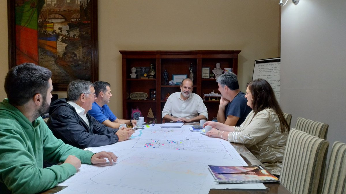 UCRBahiaBlanca's tweet photo. TODOS JUNTOS, SIN DISTINCIÓN

Desde el día de la trágica inundación que afecta a Bahía, Gral. Cerri y White, los radicales pusimos manos a la obra para ayudar y colaborar con nuestros vecinos en todo lo posible.  🧵 1/5 https://t.co/M0eBft7afI