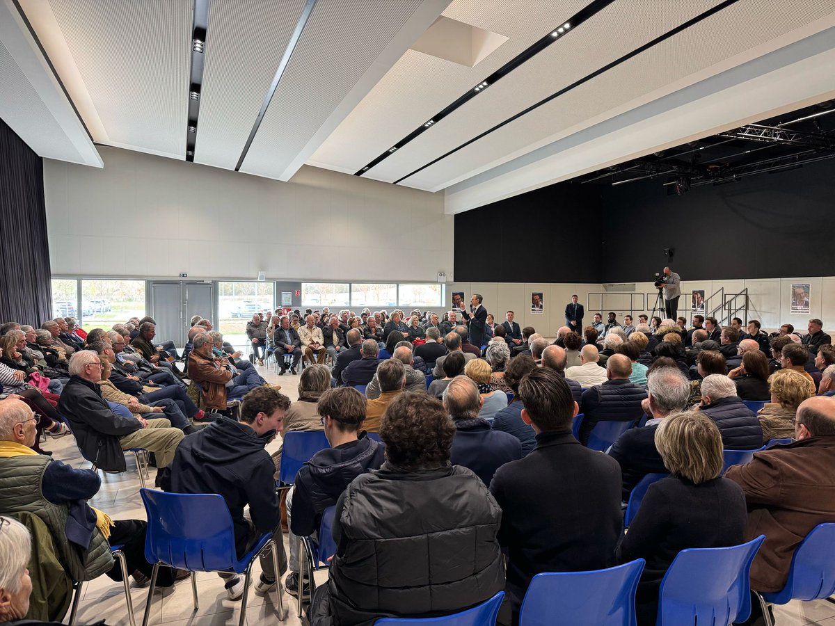 vaguebleue17e's tweet photo. 👏 #Bezannes La #Marne a répondu présent à cette rencontre aujourd’hui avec @BrunoRetailleau ! La dynamique continue pour cette droite de convictions que nous voulons !
#AvecRetailleau 🚀 https://t.co/DaUgWBJg4N