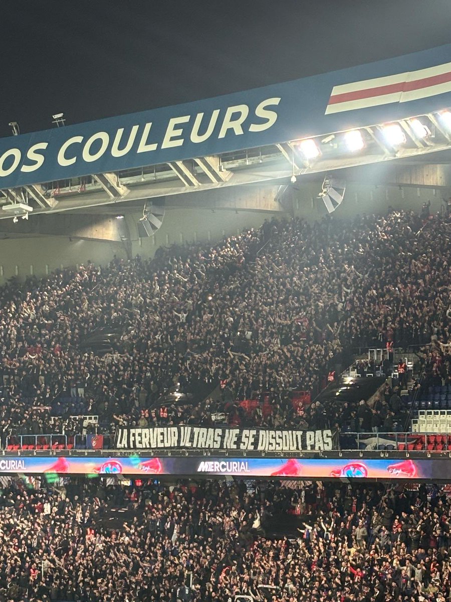 AUTEUIL1991's tweet photo. Liberté pour les Ultras https://t.co/ViAe78Fq7Q