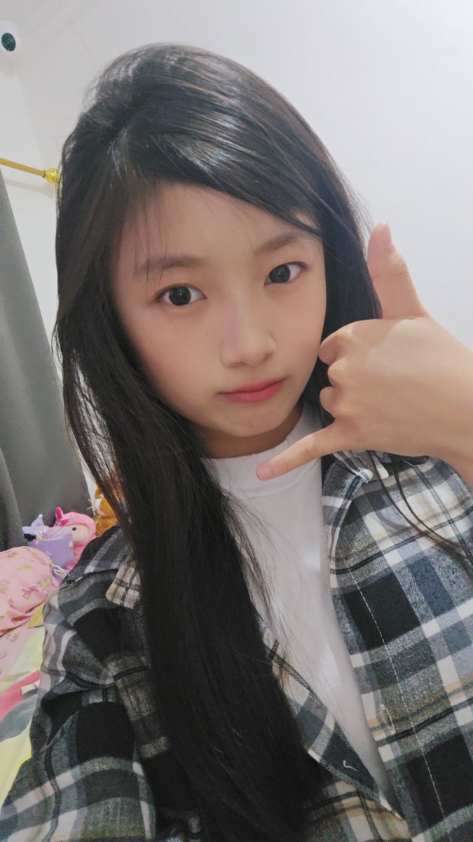 RFritzy_JKT48's tweet photo. terimakasih untuk #FritzCall bulan iniii!! btw ini 1 tahun sejak aku pertama kali vc yah?? wih senangg bisa berbagi cerita bahagia, sedih dan berbagai hal lainnya selama disini!! semoga kita bisa terus bertemu ya, see youuu🫶🏻🫶🏻🩷 (slide kalau mau liat emo girl) https://t.co/YpLbyXWlSQ