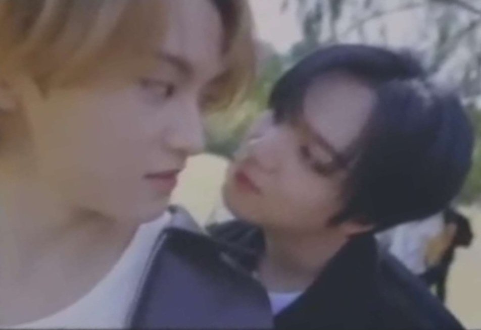 summerboys9900's tweet photo. 🐰: and also.. (pics) like this.. you guys like it right? everyone? mark haechan.. mark haechan couple pic.. 

😭😭😭😭😭😭😭😭😭
https://t.co/5xlN1vMy7u