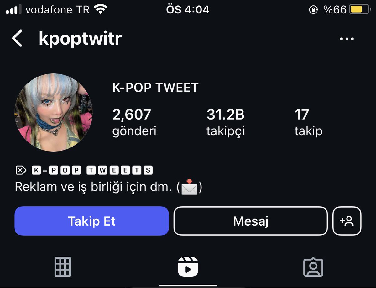 Bu elemanın sadece bts ile ilgili güzel tweetler paylaşıp diğer grupları kötülemesi kadar komik birsey yok hepimiz adını armytwitr yapmanı bekliyoruz