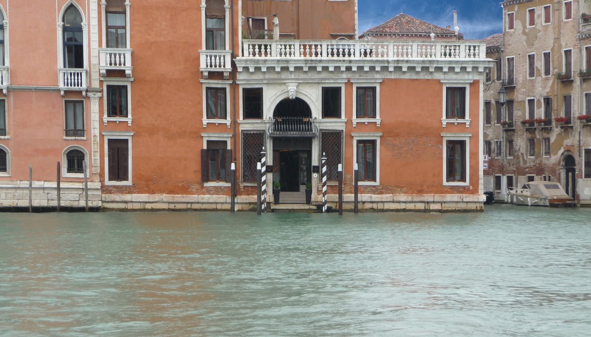 juanchapar's tweet photo. Palazzo. Il Gran Canale Venezia Italia 2010
#architecturephotography #venicebuildings #venicephotos
#arteveneciano #venicebuildings #venicephoto #digitalart
#edificiosvenecia #edificiositalia #fineartphotograph
#fotosvenecia #fotosdeedificios #photobuildings
#photographyart https://t.co/LWfEt0ICd2