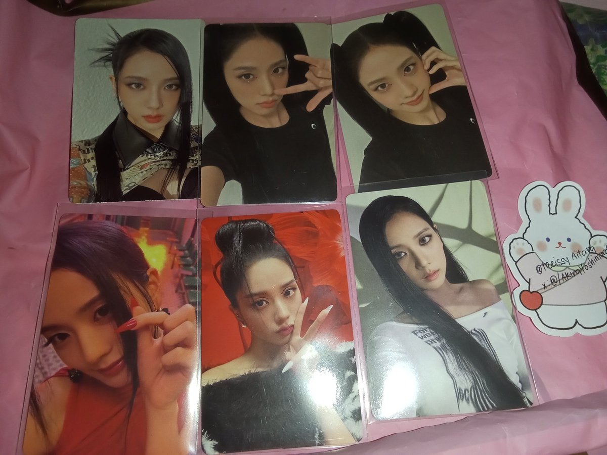 AkiraYoshimura9's tweet photo. Wts lfb ph jisoo solo
₱80each, ₱450 set
( for set taker will give +4 official pc &amp; official poster) 
payo o 5days dop
Mop: gcash | mod: flash

# Blackpink lisa Jennie rose jisoo solo rockstar heartcheeck finger heart ponytail peace album wtb wts lfb blinks photocards https://t.co/SvoBLRabza