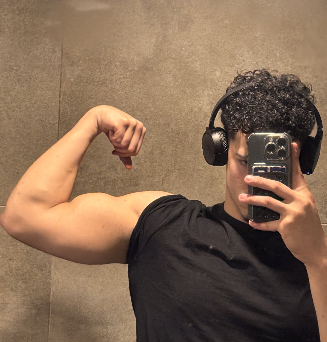 Working to give u a new necklace