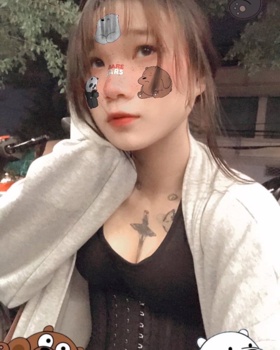 Tôi của 4 năm về trc vẫn nghĩ bản thân ciu te :)