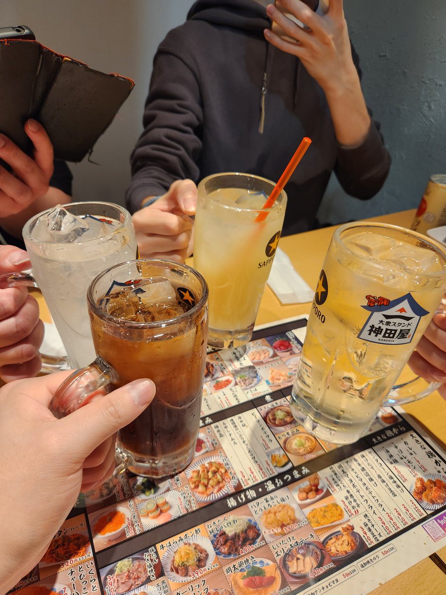 aaatob_nbw's tweet image. #SPRINGTREE
 #家入レオ

今日は、さるお方と連番して参戦でした。かにゅふぁ界隈はこれまで1人参戦でしたが、人と観るのもいいもんですね😊

その後は初対面の兄貴方も交えてどこぞで飲みました🍻結構飲み食いした割に1人あたま2000ちょいで優良店すぎた……🫰

みんなㄘゅ ₹
次はFCライブ新宿