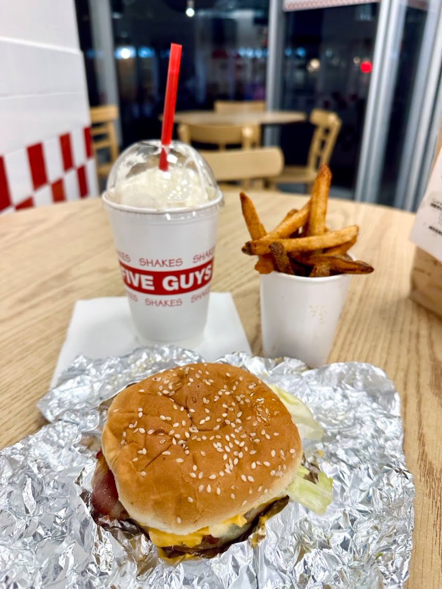 BoofAssociate's tweet image. Rich nigga roll call #TalkToEm