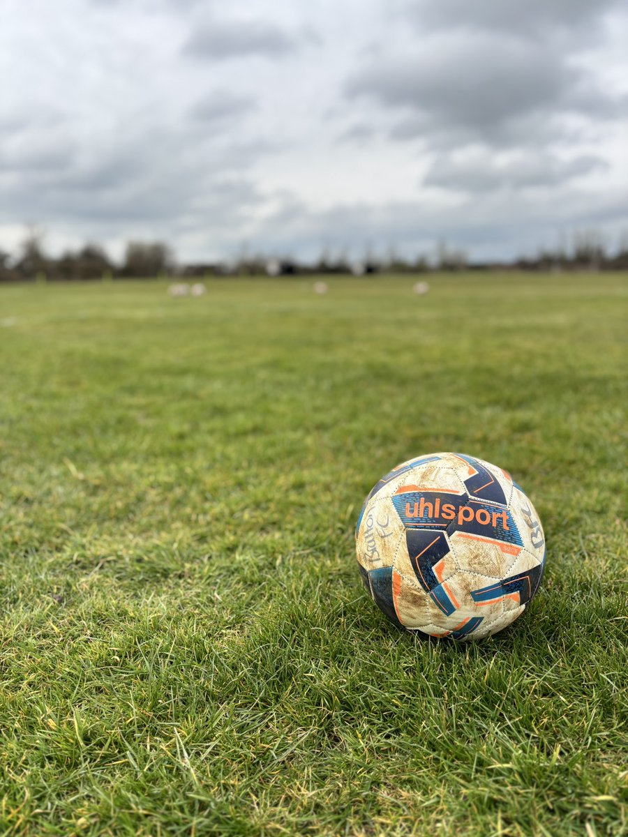 The last fixture against Redhouse, the pitch was in an interesting state due to the weather. Today is a different story and it’s looking healthy. 

#UPTHEBRATTON