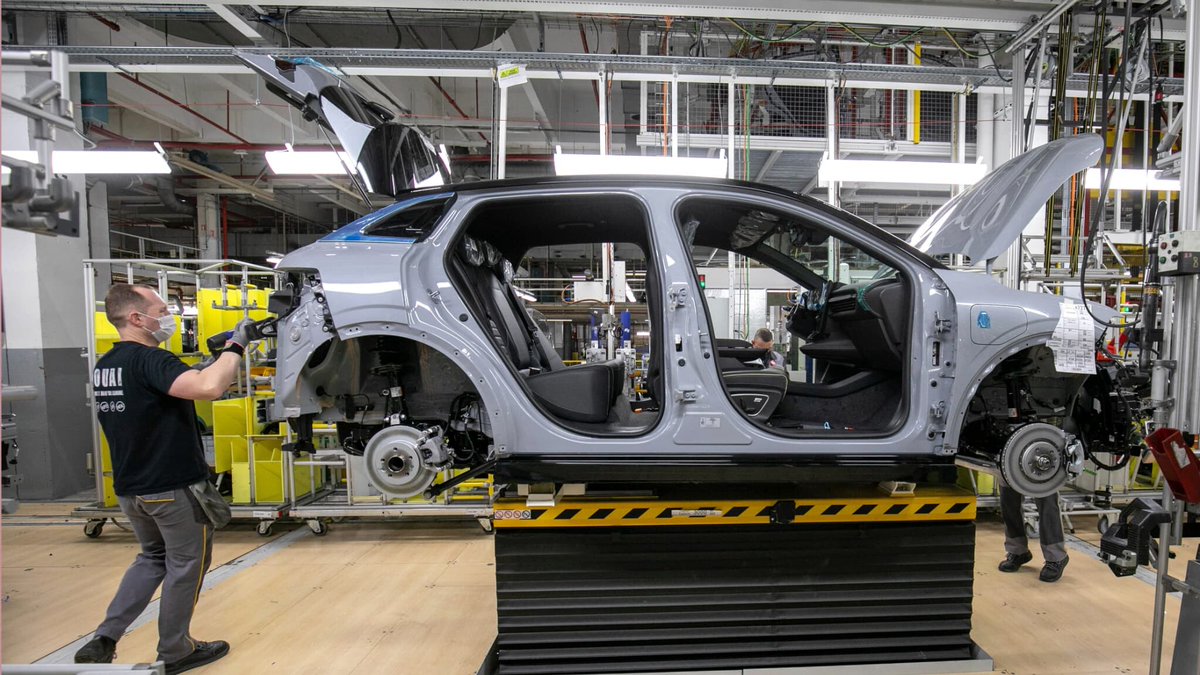 Comment l'industrie automobile peut pivoter vers l'industrie de défense
l.bfmtv.com/eS9e