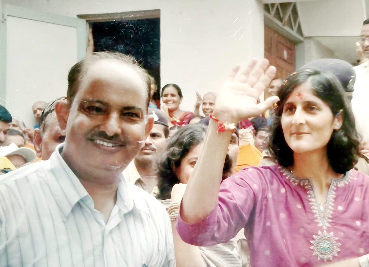 vinodmodicom's tweet photo. Throwback to one of the most inspiring moments of my life, meeting the incredible astronaut Sunita Williams a few years ago! It was an absolute honor to stand beside someone who has quite literally reached for the stars. https://t.co/kON45ZZ2ub