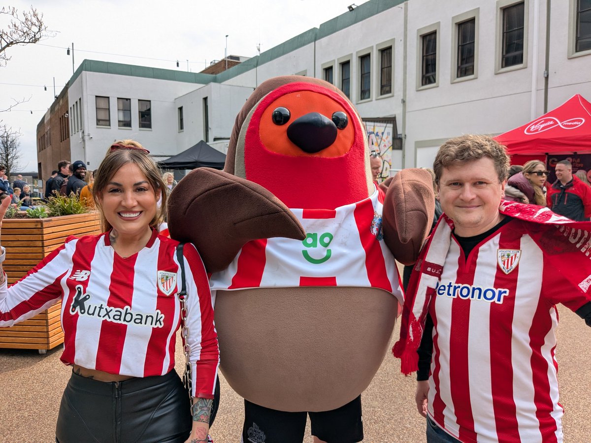 Our resident <a href="/Athletic_en/">Athletic Club</a> fans Damian &amp; Ainhoa have popped down to see us in the <a href="/stamfordquarter/">The Stamford Quarter</a> 😍

Don't forget your raffle tickets at today's <a href="/nonleaguedayuk/">Non-League Day</a> game, where you could win one of two Athletic Club shirts 🙌

<a href="/ProstateUK/">Prostate Cancer UK</a> | #YourTownYourClub