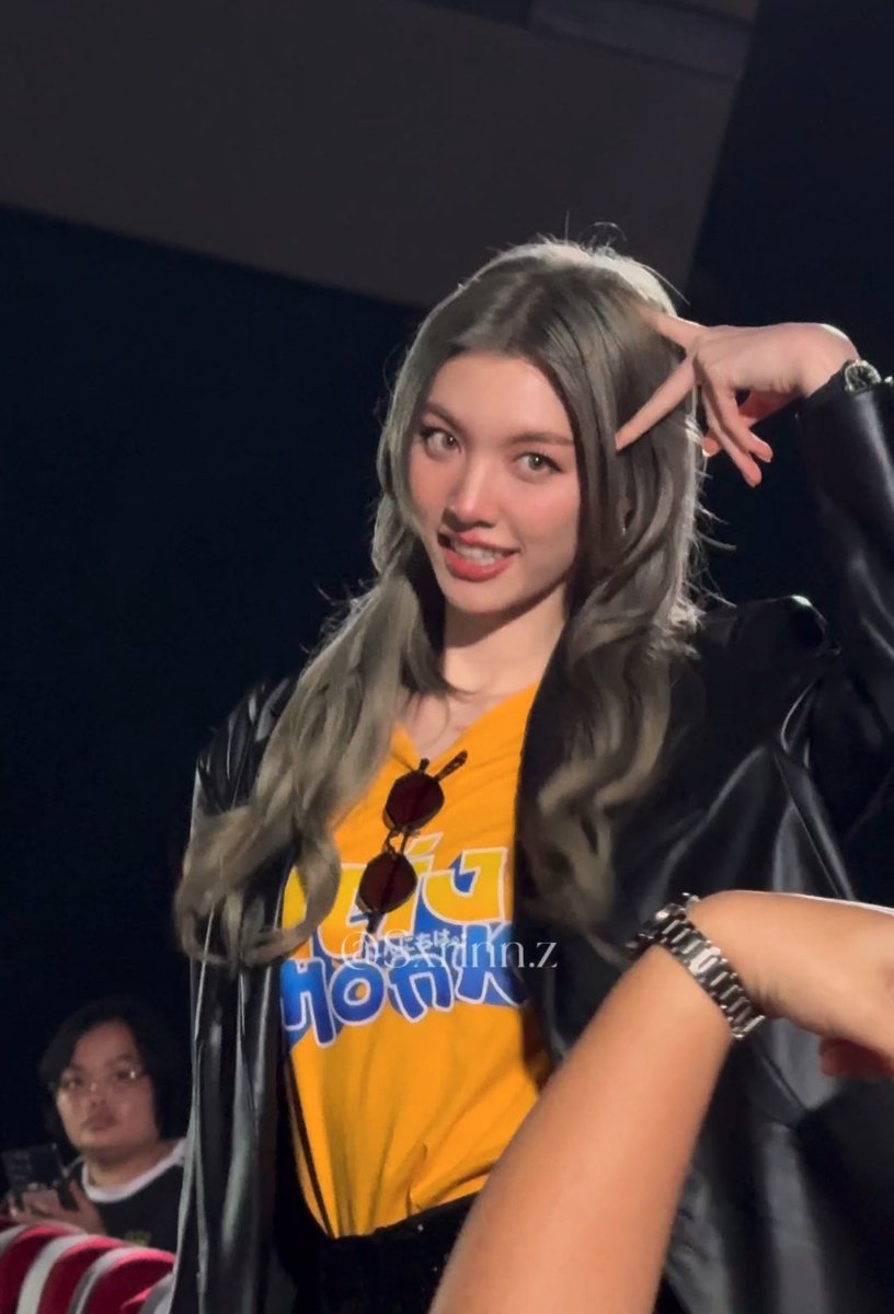 hungoversunday_'s tweet image. เดินแจกจ่ายออมเหมียวทั่วราชอาณาจักร พร้อมถามออมเหมียวมาจากไหน ออมฟังแม่นะ หนูเป็นแมวส้มตั้งแต่เกิดนะลูก 😣🐈🤏🏻

ORM SF SPECIAL FANSCREEN
#ออมกรณ์แต่งมั้งรอบพิเศษSF
#ออมกรณ์นภัส #Ormkornnaphat