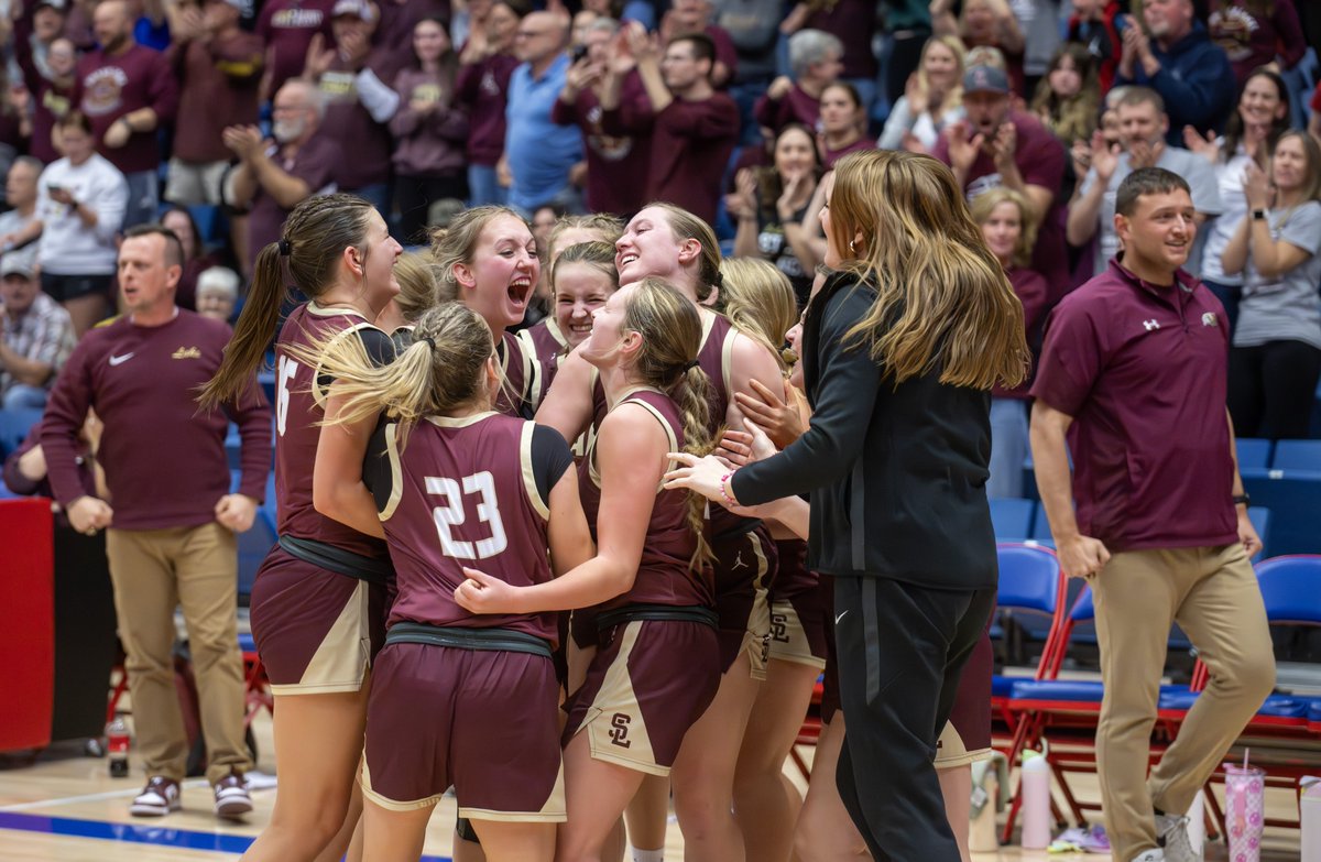 Lake_Hoops's tweet image. End of Season Player Thread
Programs who consistently win at a high level do so because of players who focus on the success of the TEAM. As the season ends, we want to celebrate each of our playerβs unique contributions that helped us on the path to a 3A State Runner-Up Finish.