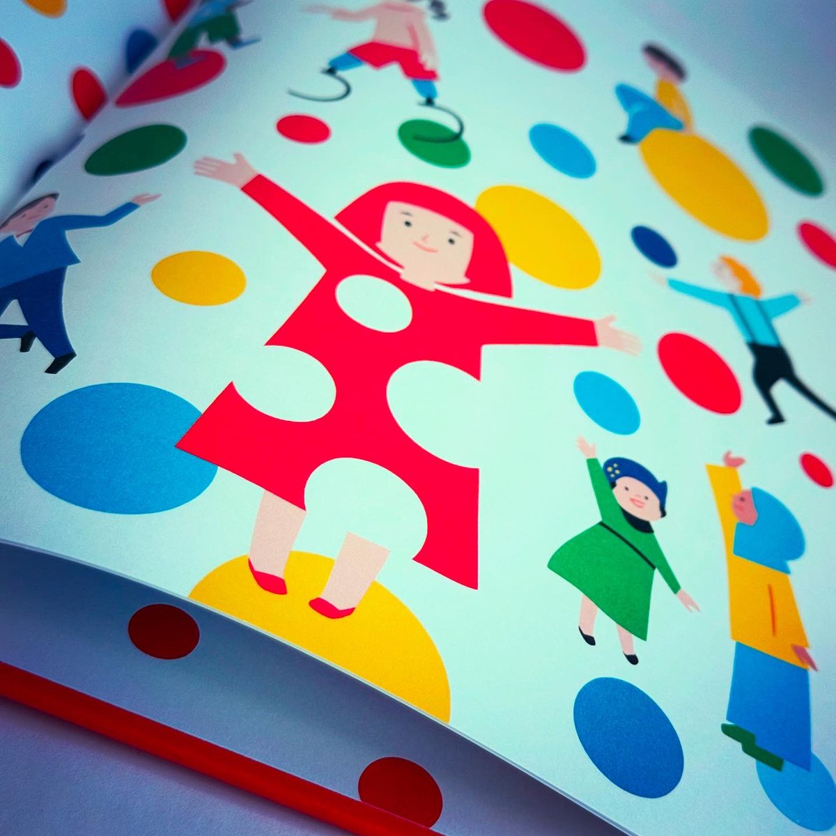 bookgiftblogger's tweet image. Two iconic additions to the #littlepeoplebigdreams series #yayoikusama &amp;amp; @roald_dahl A pair of creatives who achieved great works of art during their lifetimes. Perfect #nonfictionforkids so thoughtfully written 
 &amp;amp; beautifully illustrated by #francismartin &amp;amp; #ryokoichikawa