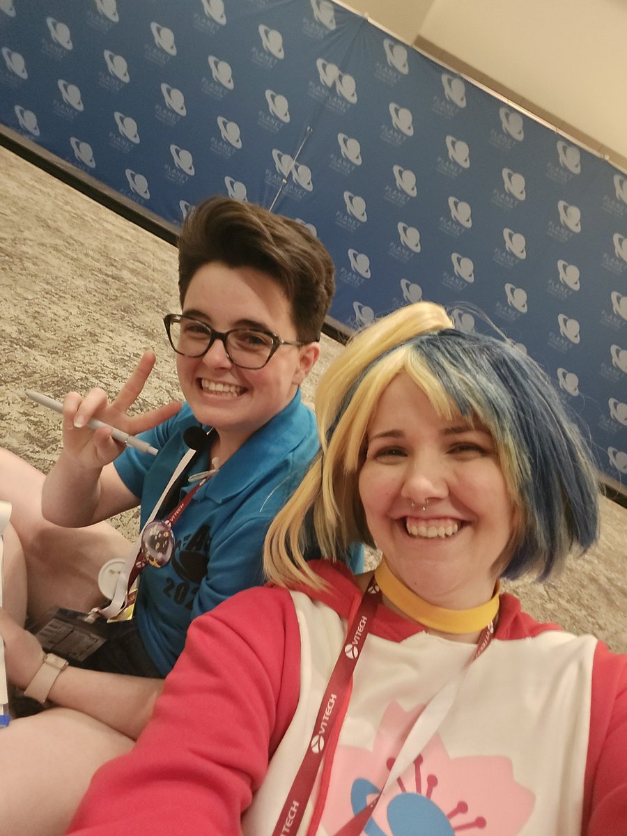 ladylunafox's tweet image. Day one of @PlanetComicon was so much fun!!